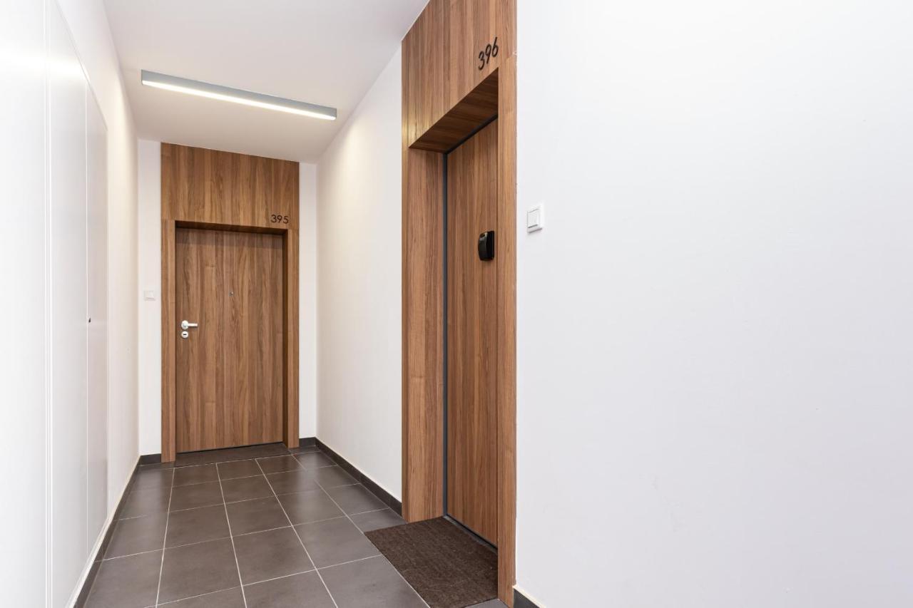 Apartments Varsovia Kasprzaka By Noclegi Renters Bagian luar foto